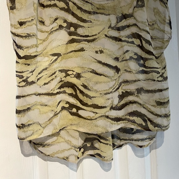 FINAL Touch Tan Zebra striped 🦓  
blouse NWOT - Picture 7 of 11